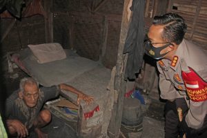 Kapolresta Tangerang Kabupaten Tinjau Rumah warga yang tak layak
